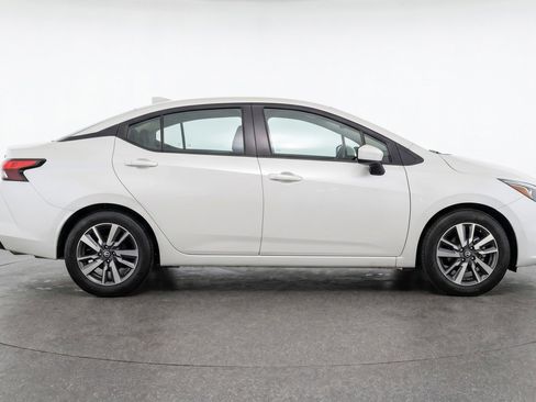 Used 2025 Nissan Versa SV FWD image 11