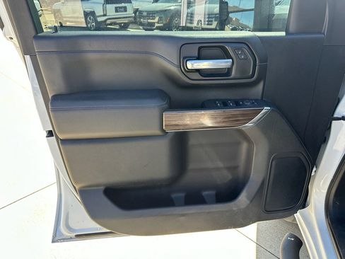 Used 2021 Chevrolet Silverado 2500 LT w/ Z71 Off-Road Package image 9