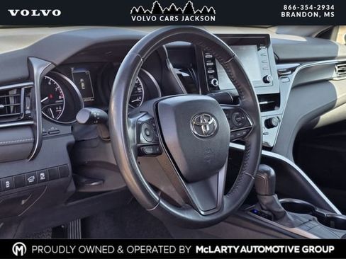 Used 2024 Toyota Camry SE image 19