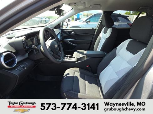 New 2026 Chevrolet Trax LS w/ LS Convenience Package FWD image 15