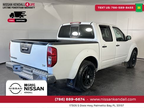 Used 2018 Nissan Frontier SV image 11