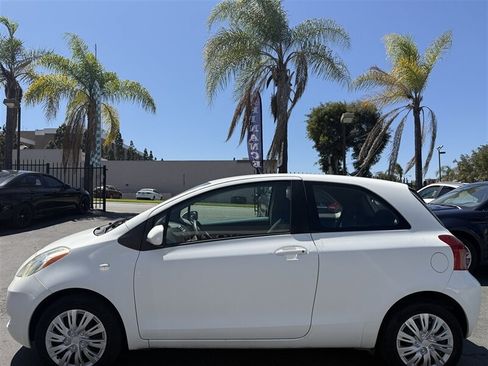 Used 2008 Toyota Yaris 2-Door Hatchback w/ Convenience Pkg FWD image 5