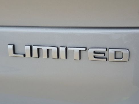 New 2026 Jeep Grand Cherokee L Limited w/ Luxury Tech Group II image 9