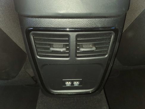 Used 2020 Dodge Charger R/T w/ Blacktop Package RWD image 11
