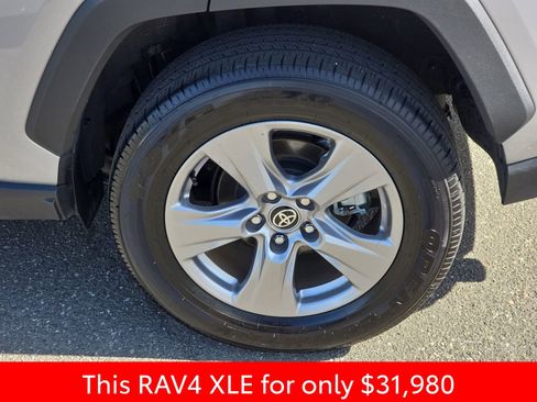 Used 2025 Toyota RAV4 XLE w/ Convenience Package image 39