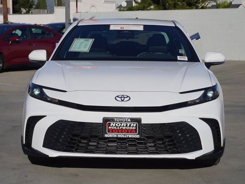 Certified 2025 Toyota Camry SE image 3