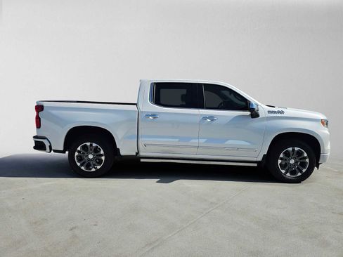 Used 2023 Chevrolet Silverado 1500 High Country w/ Technology Package AWD/4WD image 2