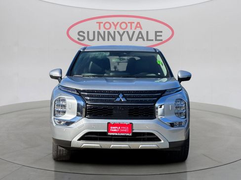Used 2024 Mitsubishi Outlander SE image 11