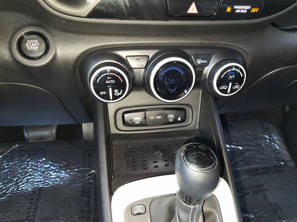 Used 2024 Hyundai Venue Limited FWD image 20