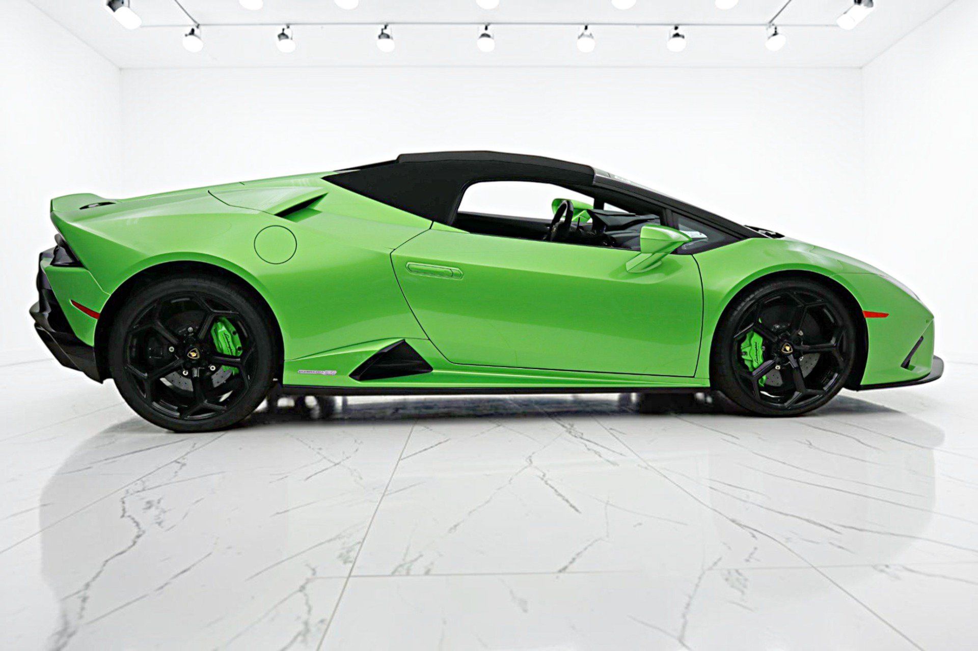 Used 2023 Lamborghini Huracan EVO RWD image 29