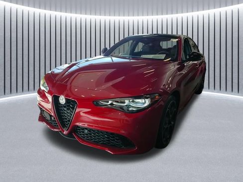 New 2025 Alfa Romeo Giulia AWD w/ Driving Assist Package image 17