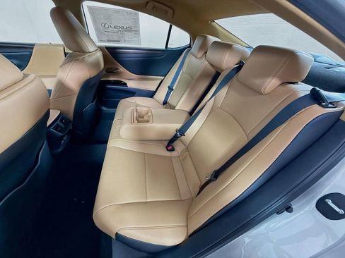 New 2025 Lexus ES 350 w/ Premium Package image 17