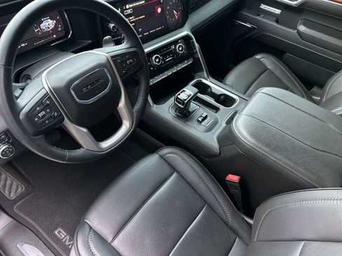 Used 2024 GMC Sierra 1500 Denali w/ Technology Package image 9
