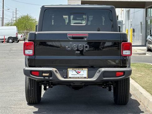 New 2026 Jeep Gladiator Mojave AWD/4WD image 4