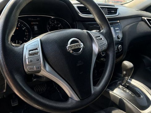 Used 2015 Nissan Rogue S w/ S Family Package FWD image 12