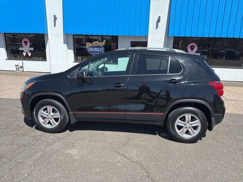 Used 2022 Chevrolet Trax LT w/ LT Convenience Package AWD/4WD image 14