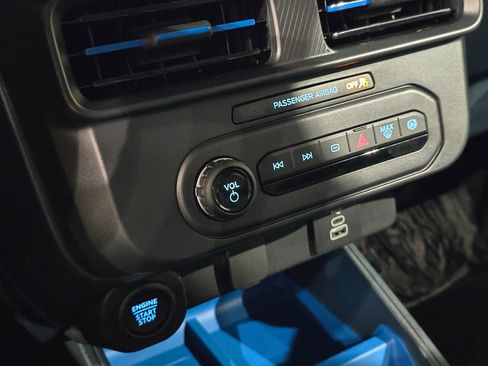 New 2025 Ford Maverick XLT w/ XLT Luxury Package FWD image 23