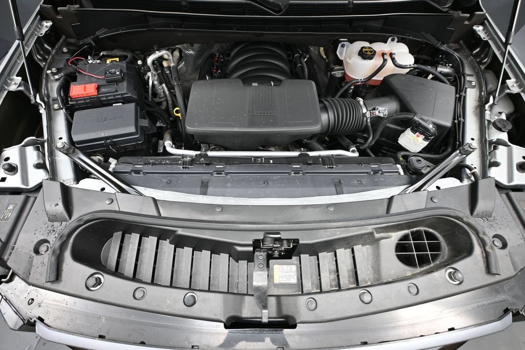 Used 2025 GMC Yukon AT4 AWD/4WD image 52