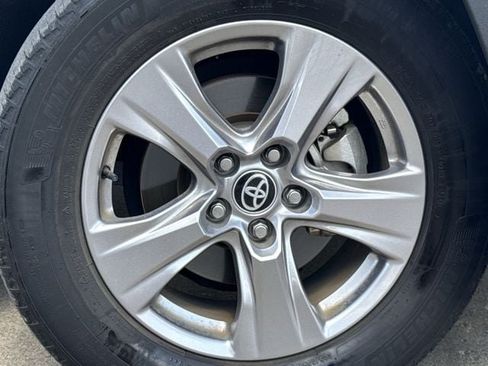 Used 2025 Toyota RAV4 XLE FWD image 10