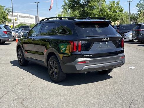 Used 2023 Kia Sorento S w/ Panoramic Sunroof Package AWD/4WD image 4