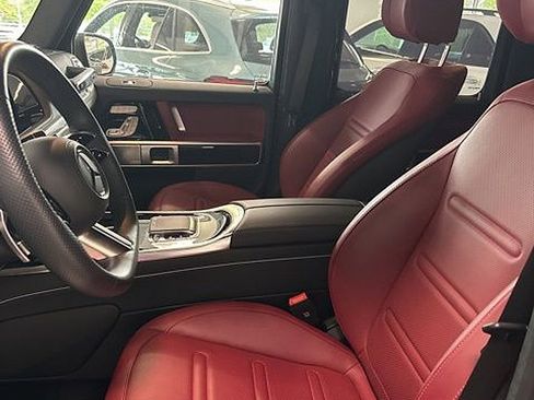 Used 2025 Mercedes-Benz G 550 image 4