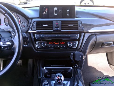 Used 2015 BMW M4 Convertible image 16