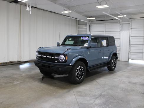 Used 2025 Ford Bronco Outer Banks AWD/4WD image 4