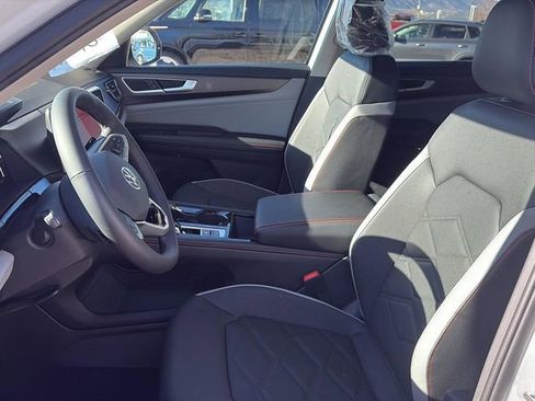 New 2026 Volkswagen Atlas Peak Edition AWD/4WD image 7