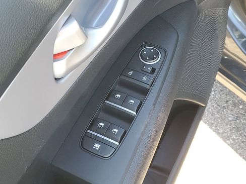 Used 2024 Kia Forte LXS FWD image 9