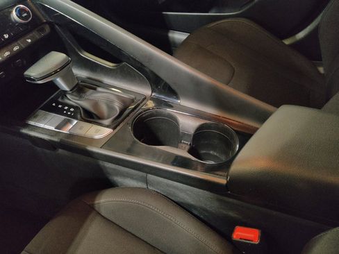 Used 2023 Hyundai Elantra Blue FWD image 26