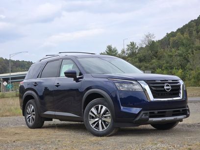 New 2025 Nissan Pathfinder SL