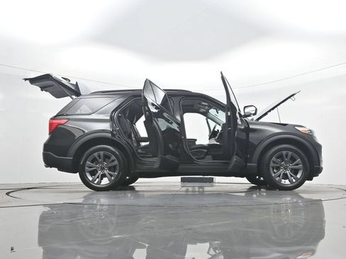 Certified 2023 Ford Explorer XLT w/ Equipment Group 202A AWD/4WD image 45