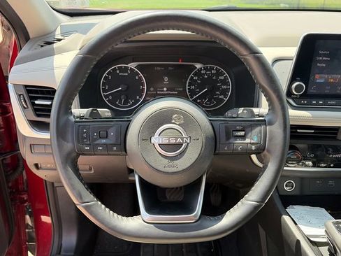 Used 2023 Nissan Rogue SV w/ SV Premium B Package FWD image 22