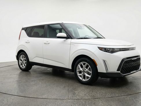 Used 2025 Kia Soul LX w/ LX Technology Package image 1