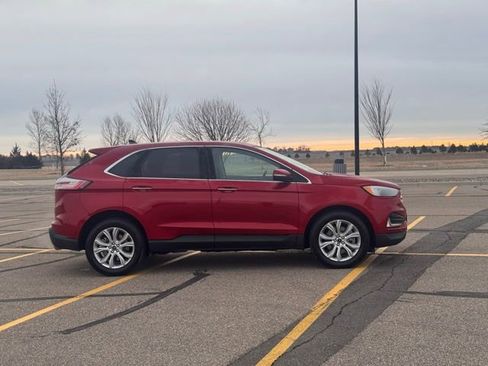 Used 2022 Ford Edge Titanium w/ Class II Trailer Tow Package image 2