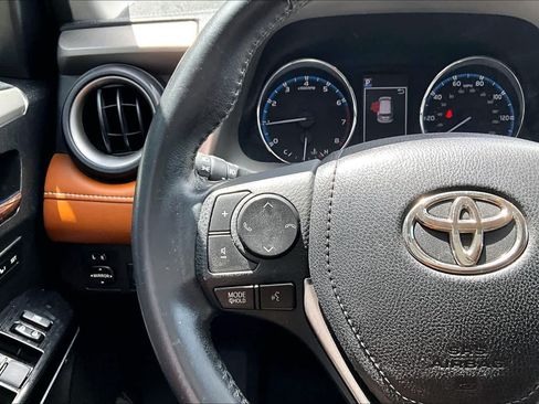 Used 2017 Toyota RAV4 Limited AWD/4WD image 24