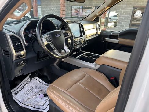 Used 2022 Ford F250 Lariat w/ Chrome Package image 24