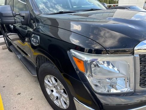 Used 2017 Nissan Titan SV RWD image 5