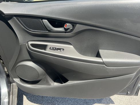 Used 2021 Hyundai Kona SE FWD image 17