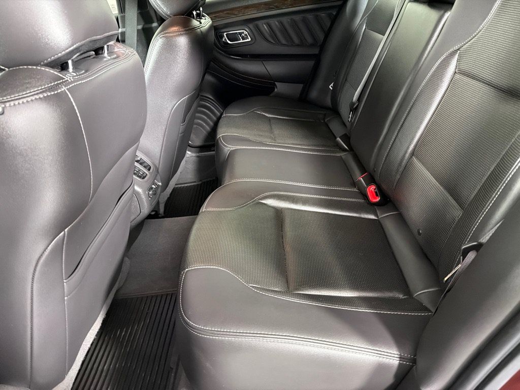 Used 2019 Ford Taurus Limited FWD image 19