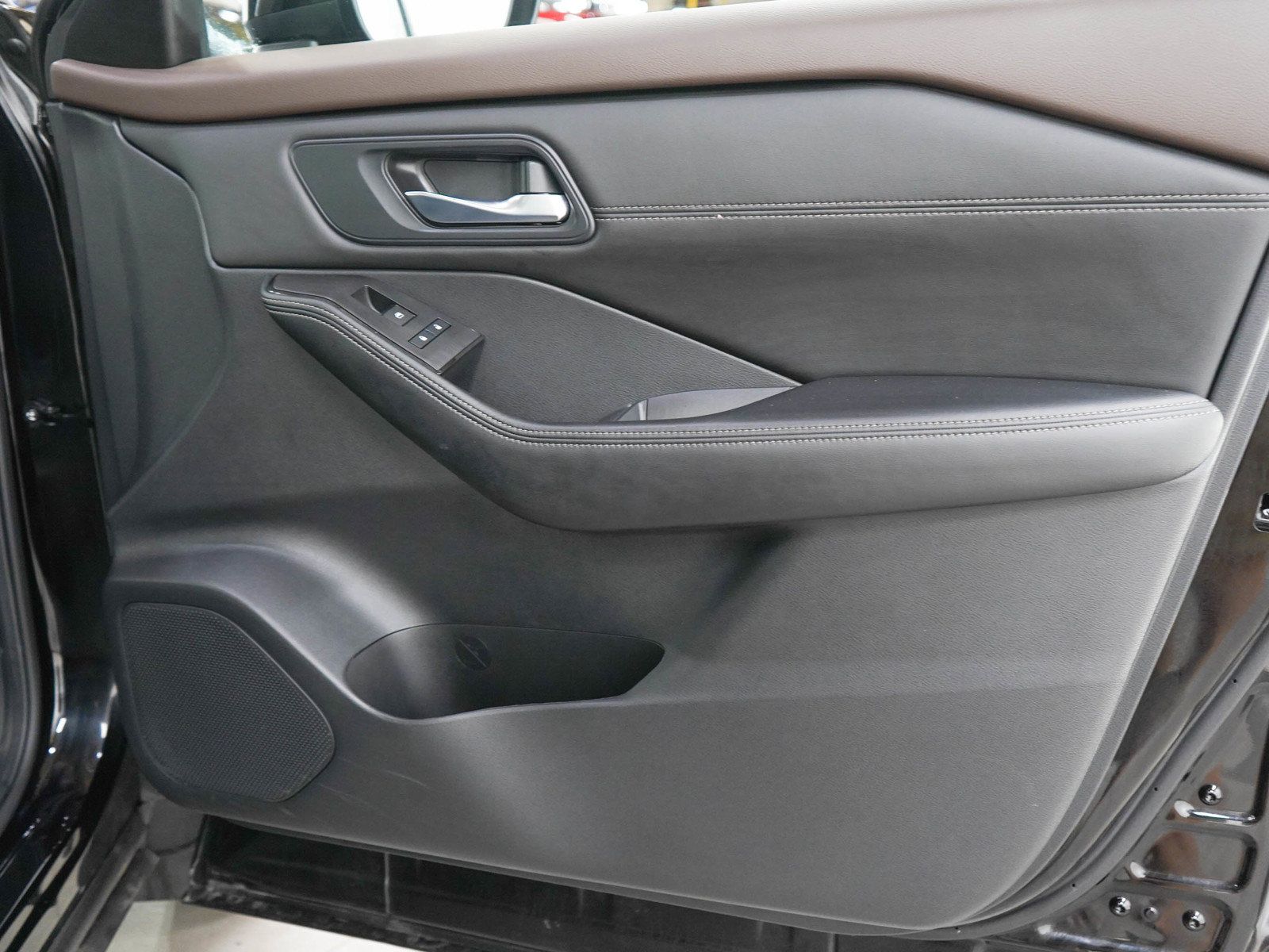 Used 2023 Nissan Rogue SV w/ SV Premium B Package AWD/4WD image 9