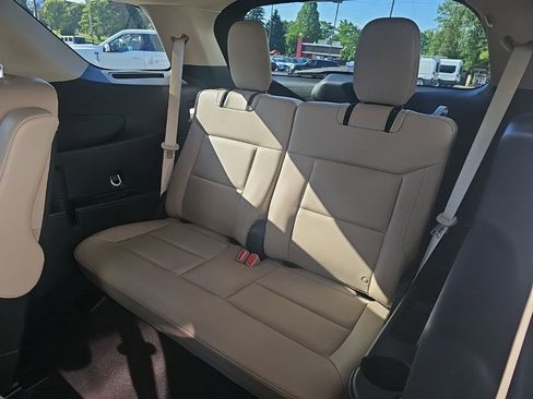 Used 2023 Ford Explorer XLT w/ Equipment Group 202A AWD/4WD image 13