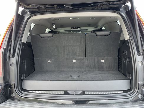 Used 2018 Cadillac Escalade Premium Luxury RWD image 28