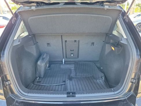 Certified 2023 Volkswagen Taos SE w/ Black Wheel Package FWD image 7