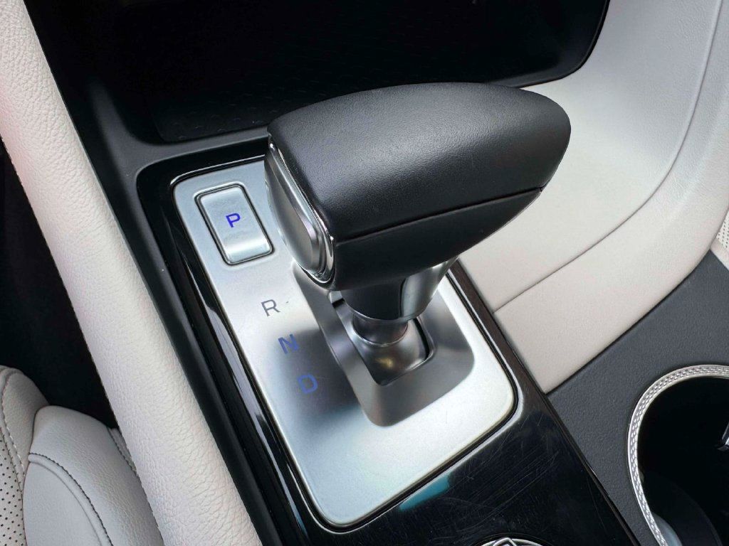 Certified 2026 Genesis G70 2.5T AWD/4WD image 32