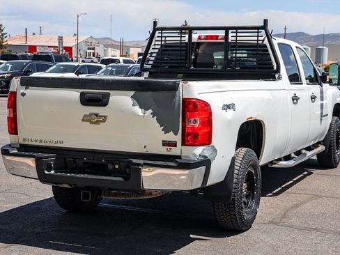 Used 2008 Chevrolet Silverado 2500 LT w/ 2LT Convenience Package AWD/4WD image 4