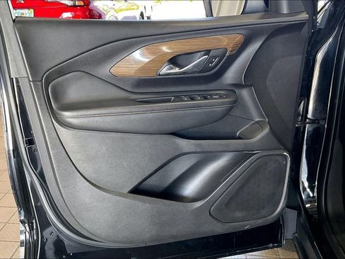 Used 2018 GMC Terrain SLE FWD image 2