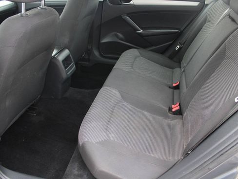 Used 2018 Volkswagen Passat 2.0T S FWD image 10