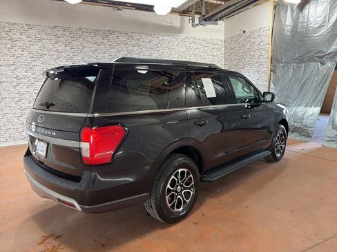 Used 2024 Ford Expedition XLT AWD/4WD image 7
