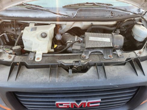 Used 2006 GMC Savana 3500 RWD image 5